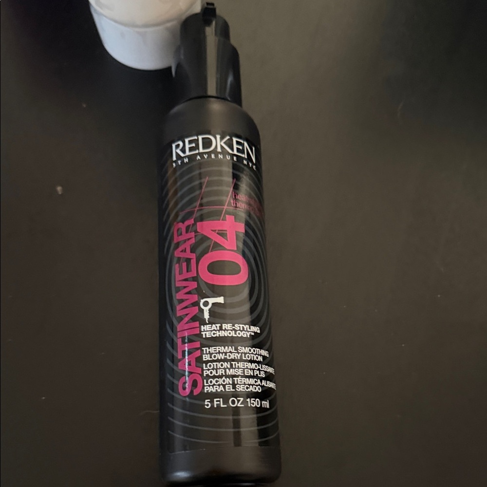Redken Satinwear 04 Heat Styling Lotion - Black and Pink